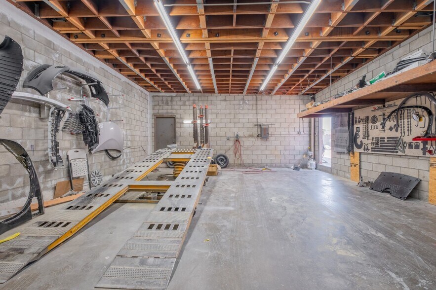 More Photos Of 1104 S Victory Blvd, Burbank Auto Repair For Sale