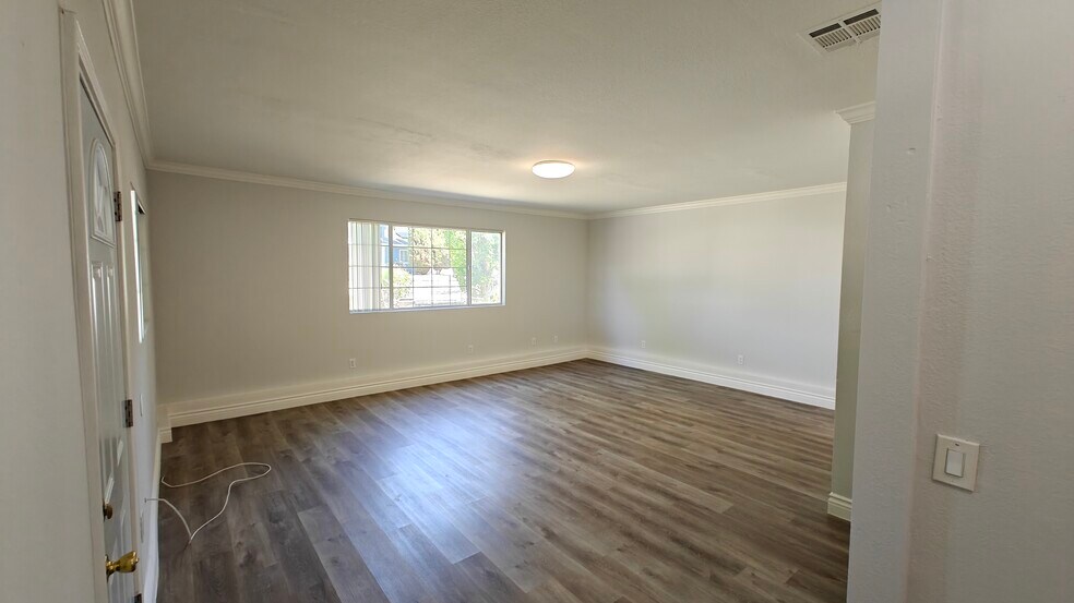 More Photos Of 13766 Paddock St, Sylmar Assisted Living For Lease