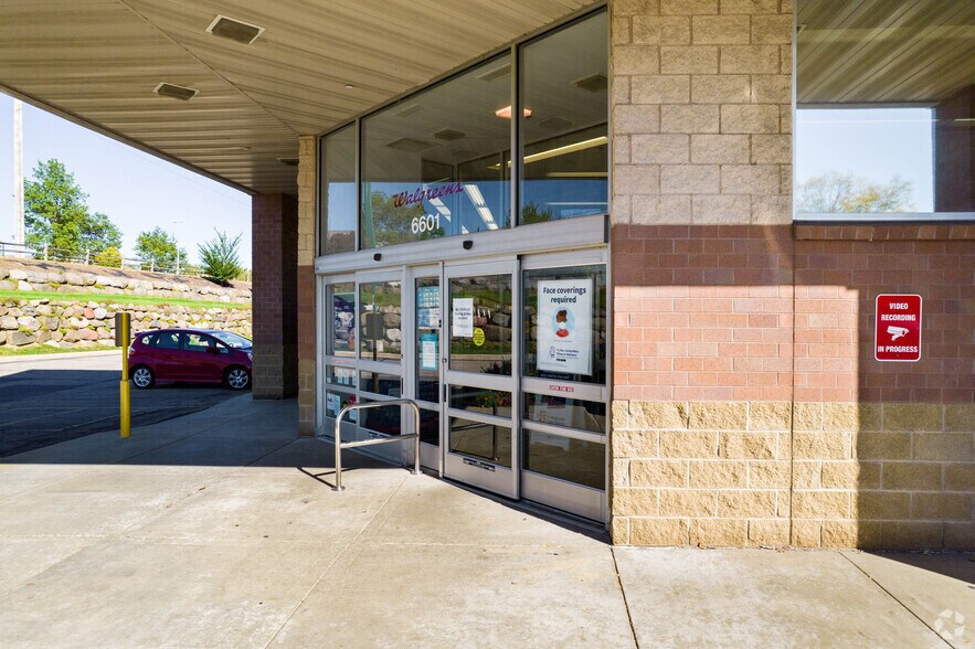 More Photos Of 6601 McKee Rd, Madison Drugstore For Sale