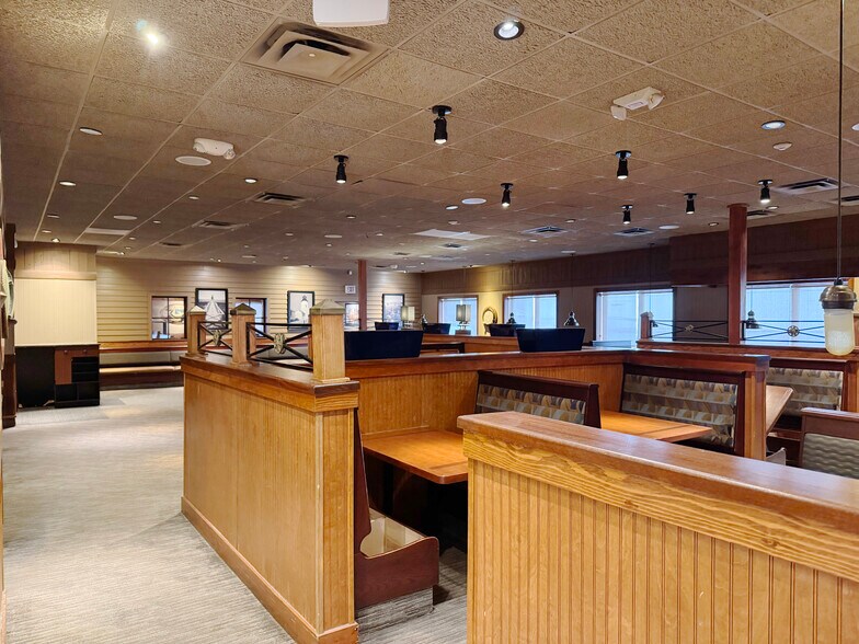 More Photos Of 8407 W Markham St, Little Rock Restaurant For Sale