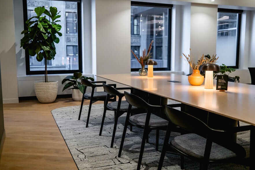 More Photos Of 1 E Wacker Dr, Chicago Office For Lease