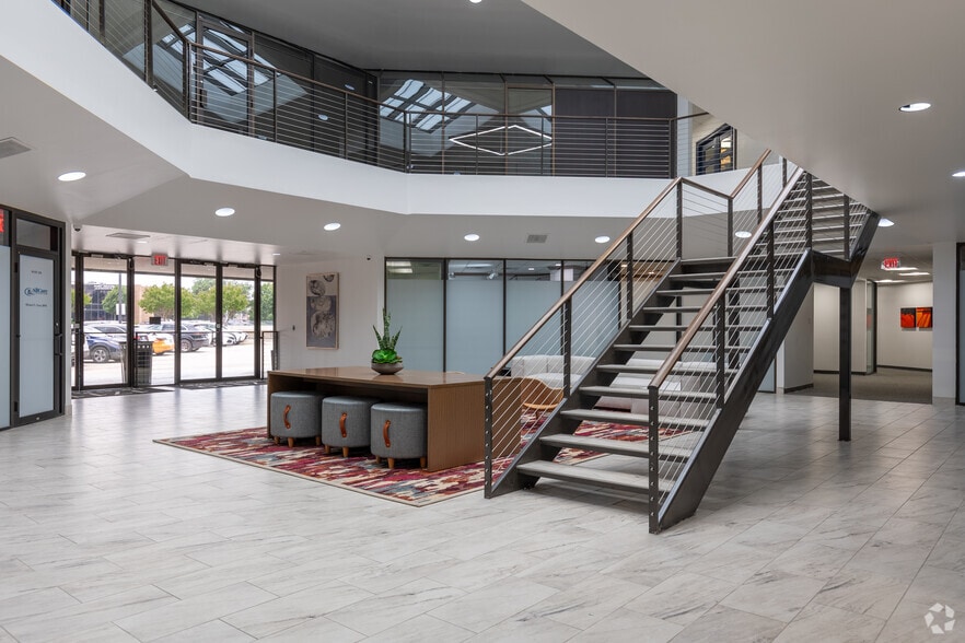 More Photos Of 17110 N Dallas Pky, Dallas Office For Lease