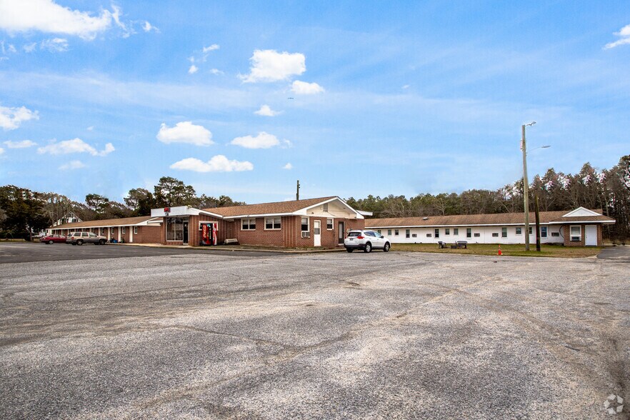 More Photos Of 6090 Black Horse Pike, Mays Landing Hotel For Sale