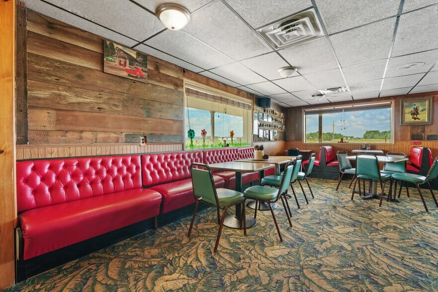 More Photos Of 7467 E Houghton Lake Rd, Merritt Restaurant For Sale