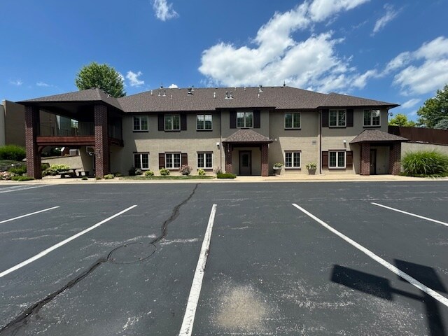 More Photos Of 1546 E Bradford Pky, Springfield Office For Lease