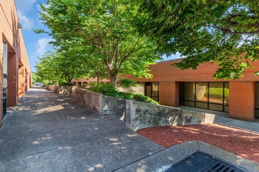 More Photos Of 104-176 Cude Ln, Madison Medical For Lease