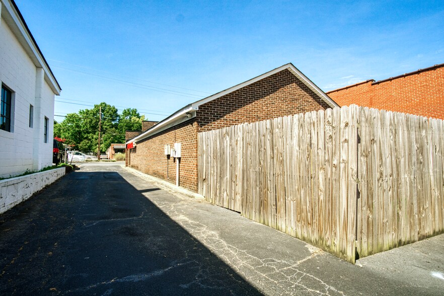 More Photos Of 608 Church St, Concord Fast Food For Sale
