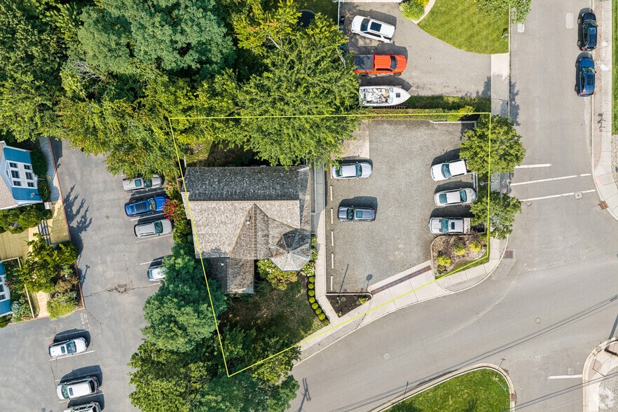 More Photos Of 704 Howe St, Point Pleasant Office For Sale