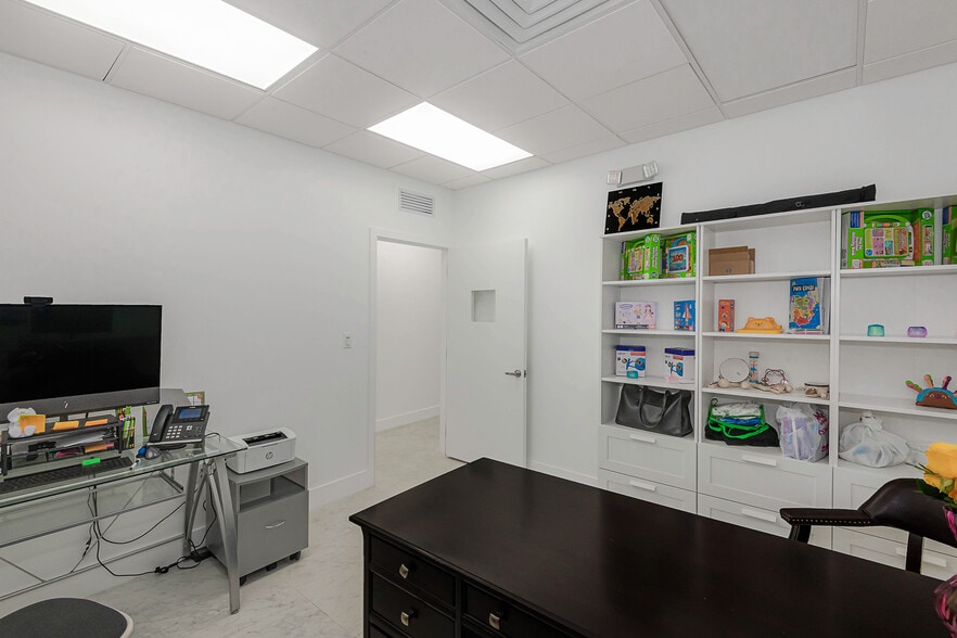 More Photos Of 1976-1992 E 4th Ave, Hialeah Storefront For Sale