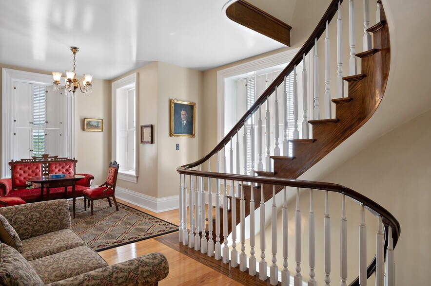 More Photos Of 403 E Adams St, Sandusky Hospitality For Sale