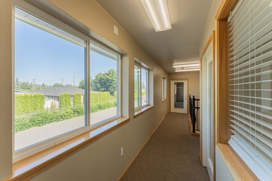 More Photos Of 914 Citadel Dr, Everson Office Residential For Lease