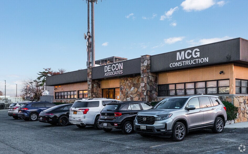 More Photos Of 550 Brush Ave NW, Bronx Warehouse For Lease