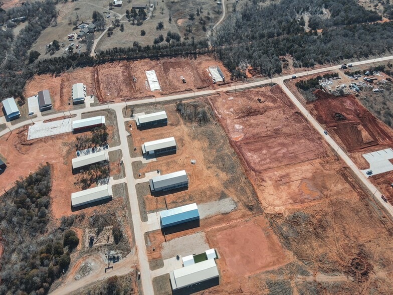 More Photos Of 451 Koloa Ave, Edmond Manufacturing For Sale