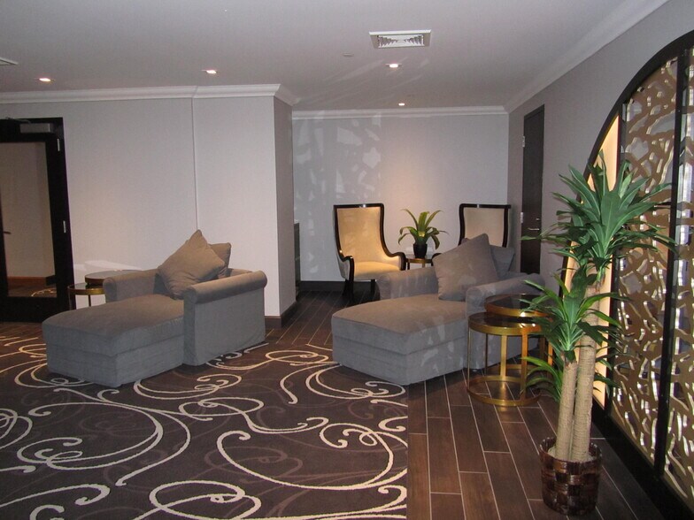 More Photos Of 1 N Main St, Fond Du Lac Hotel For Lease