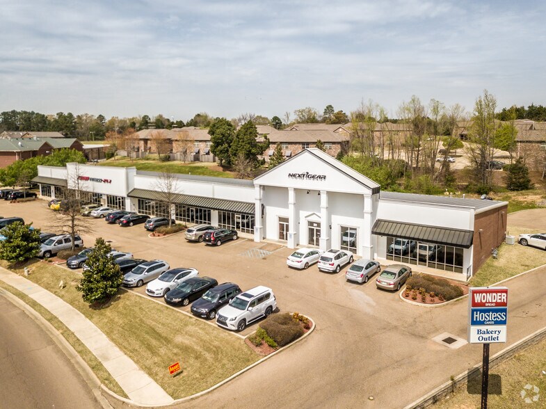 Primary Photo Of 304 Heritage Dr, Oxford General Retail For Lease