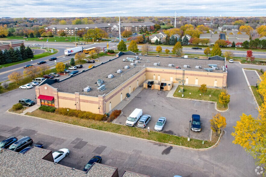 More Photos Of 8450-8470 Xerxes Ave N, Brooklyn Park General Retail For Lease