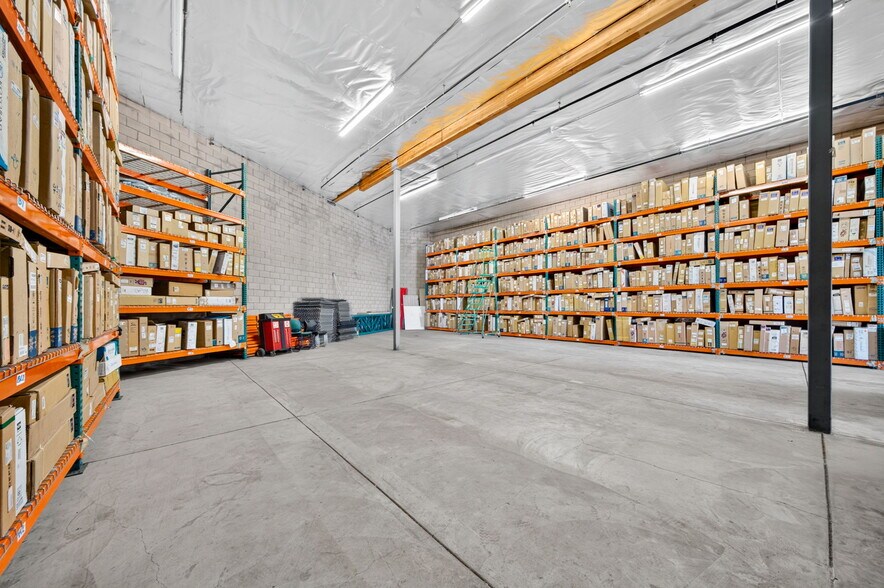 More Photos Of 4910 W Adams Blvd, Los Angeles Industrial For Lease
