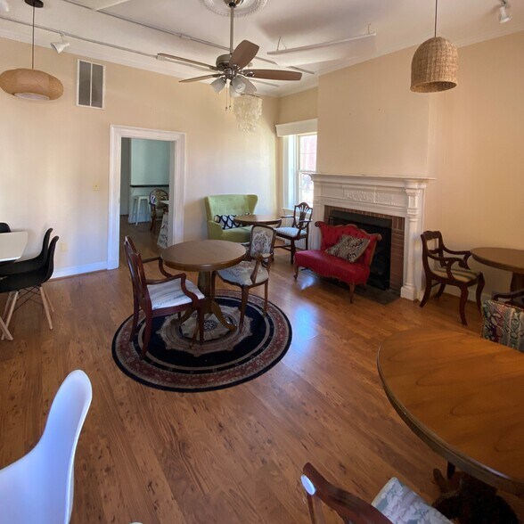 More Photos Of 9-11 W Market St, Leesburg Medical For Lease