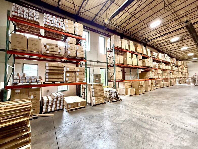More Photos Of 524 E Washington St, Chagrin Falls Warehouse For Lease