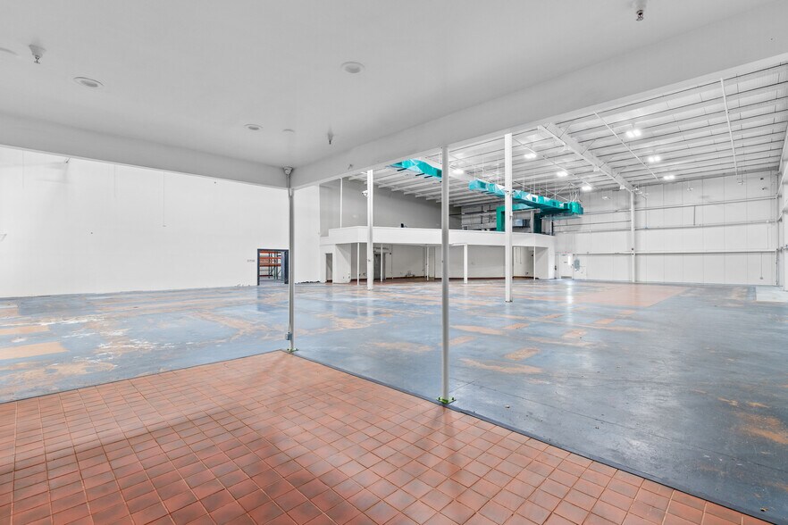 More Photos Of 7856 Ellis Rd, Melbourne Refrigeration Cold Storage For Lease