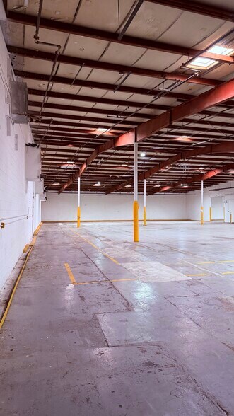 More Photos Of 3517 Frutas Ave, El Paso Manufacturing For Lease