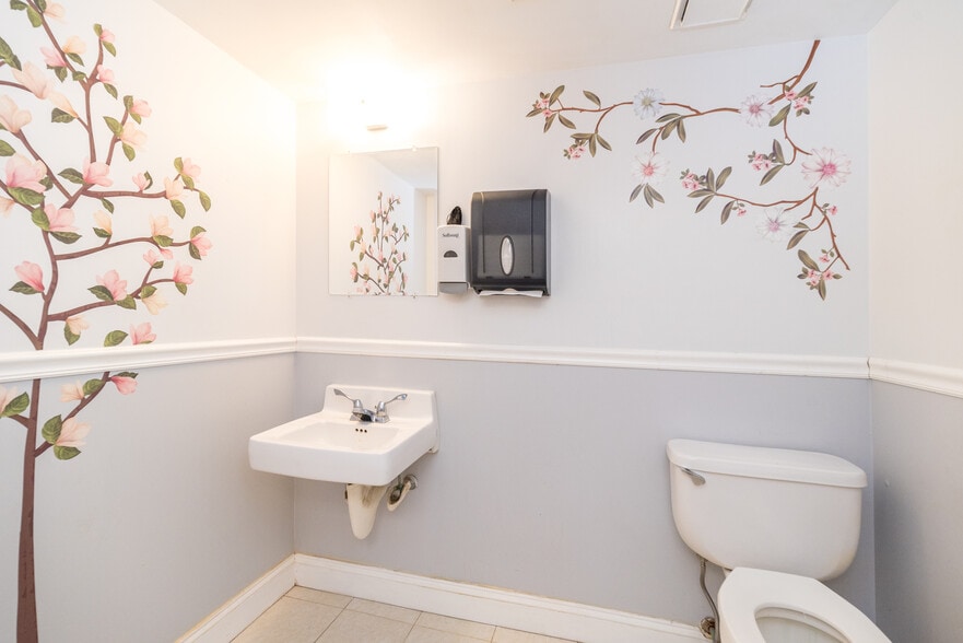 More Photos Of 908-918 Town Center, New Britain Office For Sale