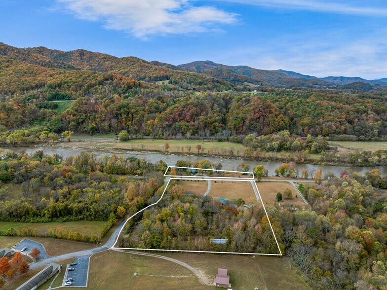 More Photos Of 1640-642 River Rd, Hot Springs Apartments For Sale