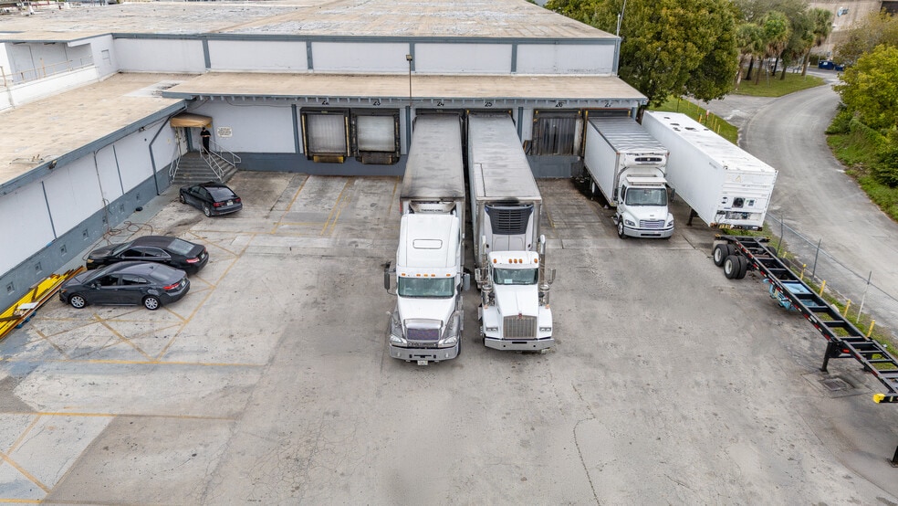 Primary Photo Of 501 NE 183 St, Miami Refrigeration Cold Storage For Lease