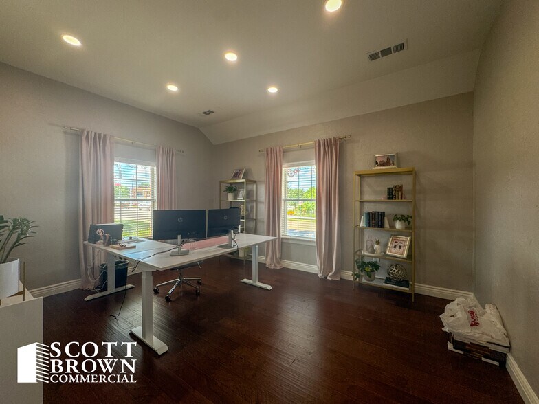 More Photos Of 2701 Valley View Ln, Farmers Branch Office For Sale