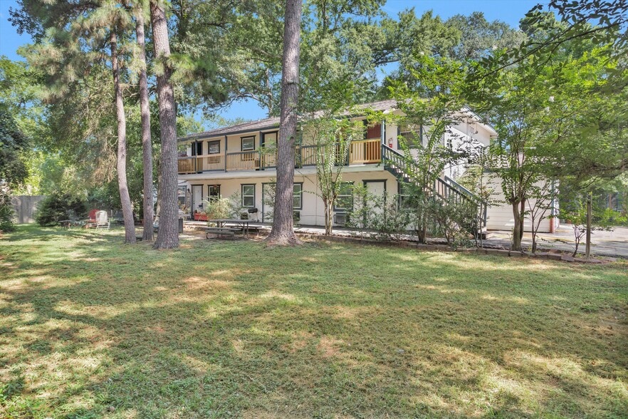 More Photos Of 1107 Palestine St, Conroe Apartments For Sale