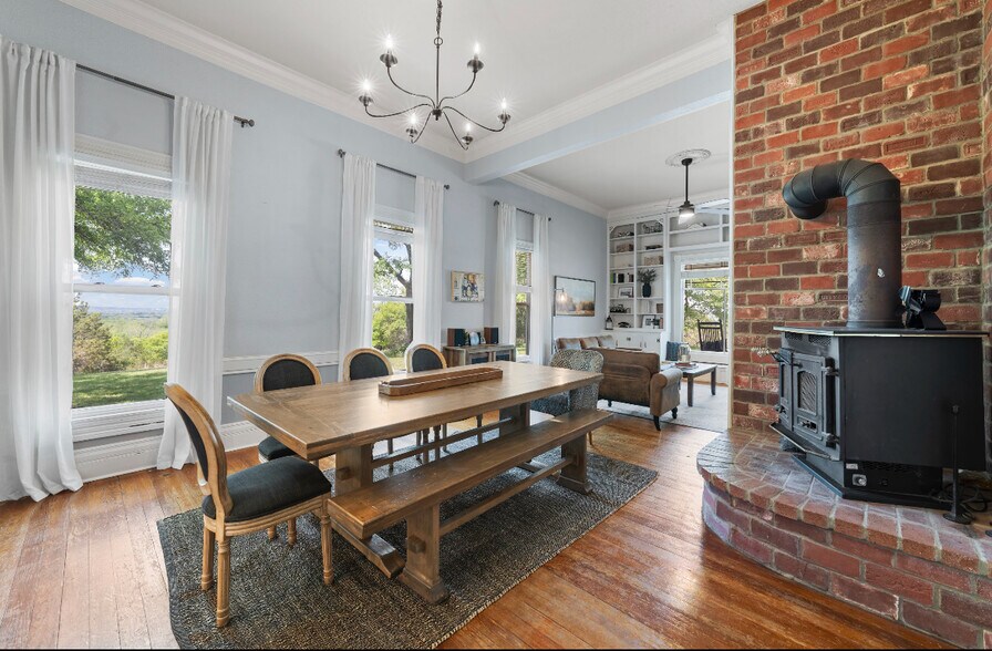 More Photos Of 301 Avenue I, Valley Mills Specialty For Sale