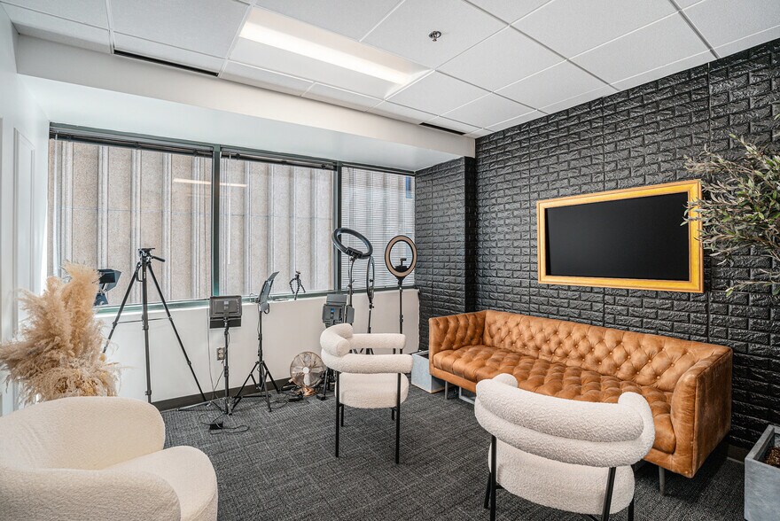 More Photos Of 3384 Peachtree Rd NE, Atlanta Loft Creative Space For Lease