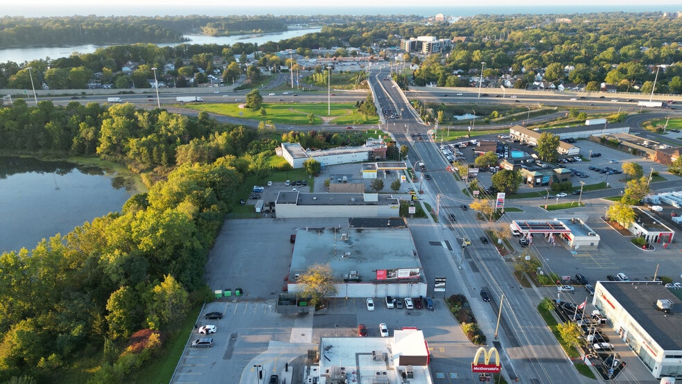 More Photos Of 387 Ontario St, St Catharines Freestanding For Lease