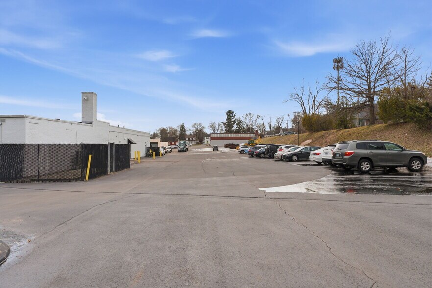 More Photos Of 657 Silas Deane Hwy, Wethersfield Freestanding For Lease