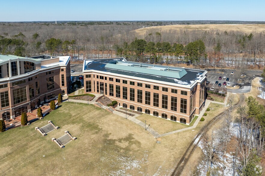 More Photos Of 4991 Lake Brook Dr, Glen Allen Office For Lease