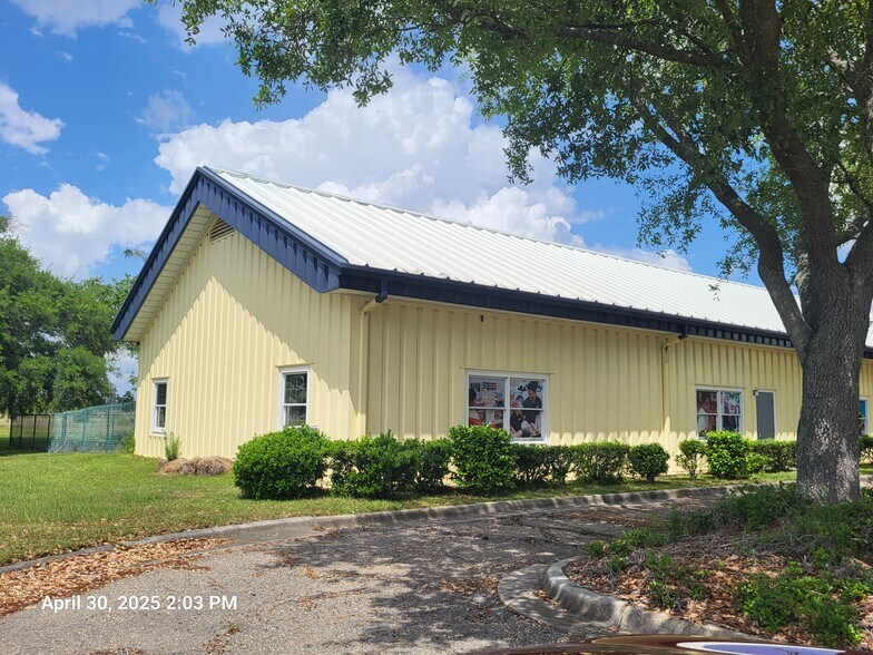 More Photos Of 3525 Russell Rd, Marianna Daycare Center For Sale