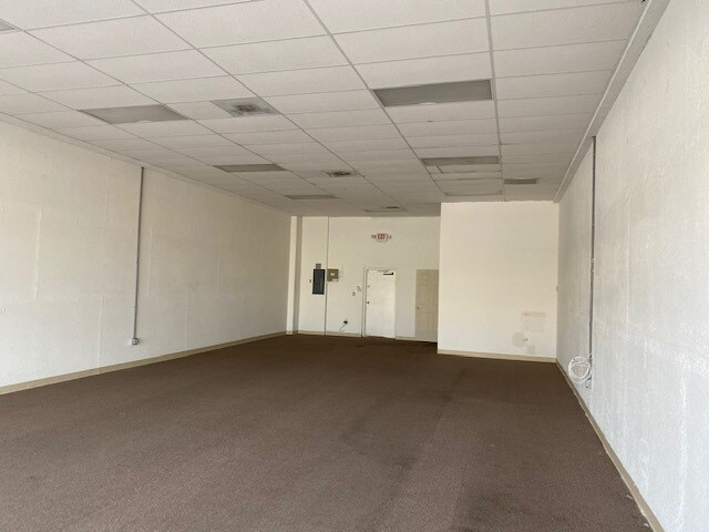 More Photos Of 111 Del Prado Blvd N, Cape Coral Unknown For Lease