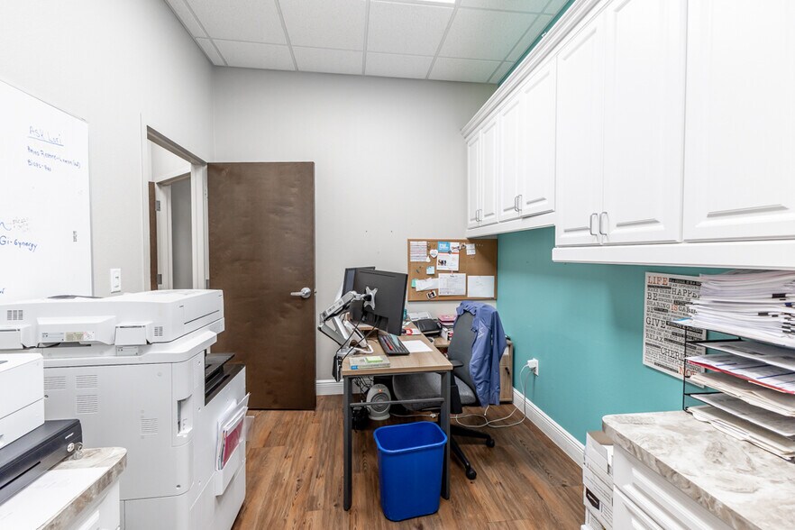 More Photos Of 809 County Road 466, Lady Lake Office For Sale