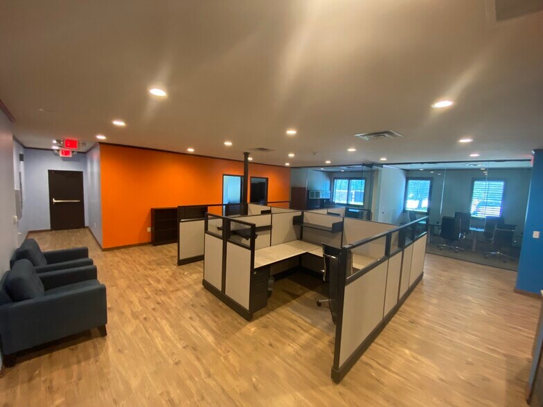 More Photos Of 1050 W Campbell Rd, Richardson Medical For Sale