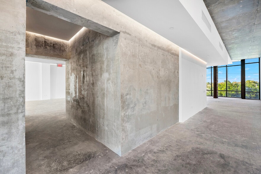 More Photos Of 78 NW 37th St, Miami Office For Lease
