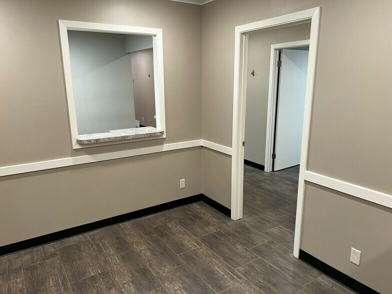 More Photos Of 622 N Burlington Ave, York Medical For Sale