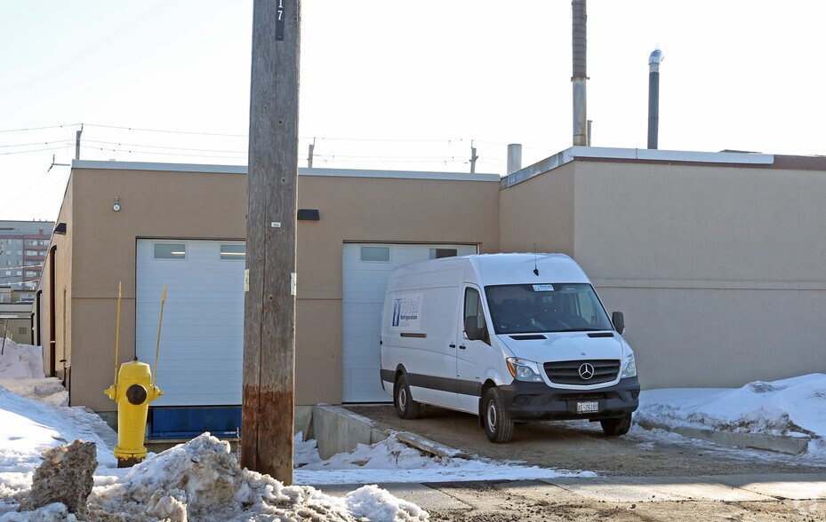 More Photos Of 76 Densley Ave, Toronto Warehouse For Lease