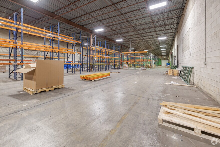 More Photos Of 1515 Ellis St, Waukesha Manufacturing For Lease