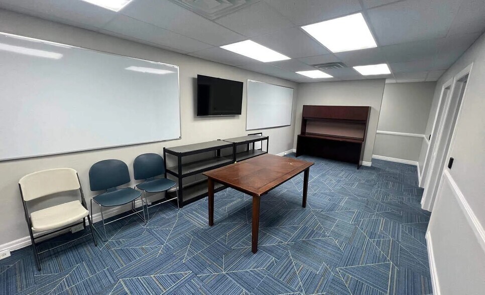 More Photos Of 2070 W Broadway St, Idaho Falls Office For Lease