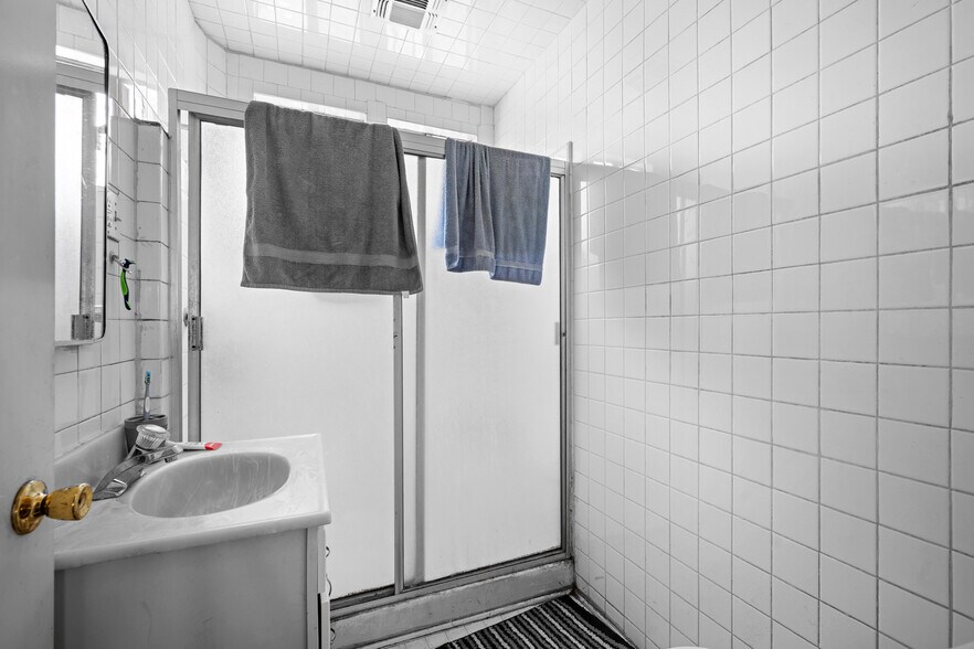 More Photos Of 7025 Day St, Tujunga Multifamily For Sale