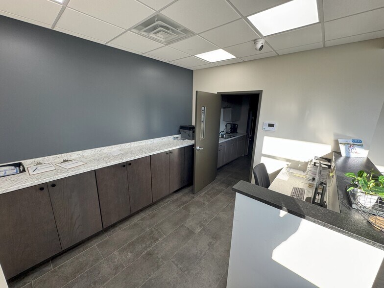 More Photos Of 2800 W Albany St, Broken Arrow Warehouse For Sale