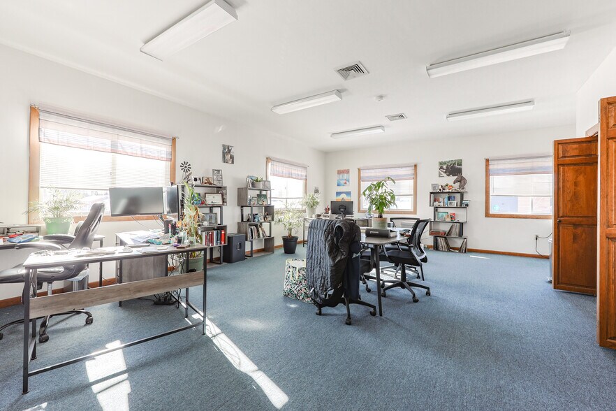 More Photos Of 310-312 Wilbur Ave, Swansea Office For Sale