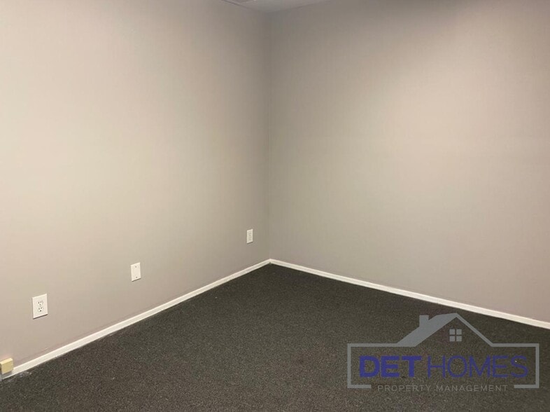 More Photos Of 17200 W 10 Mile Rd, Southfield Office For Lease