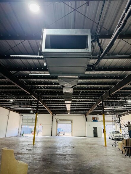 Primary Photo Of 7301 Galveston Rd, Houston Manufacturing For Lease