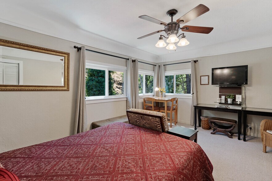 More Photos Of 218 2nd St, Klickitat Hotel For Sale